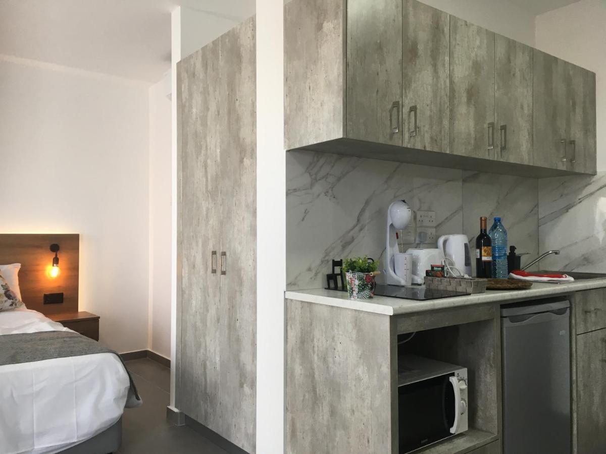 Ellenapa Apts & Apartman