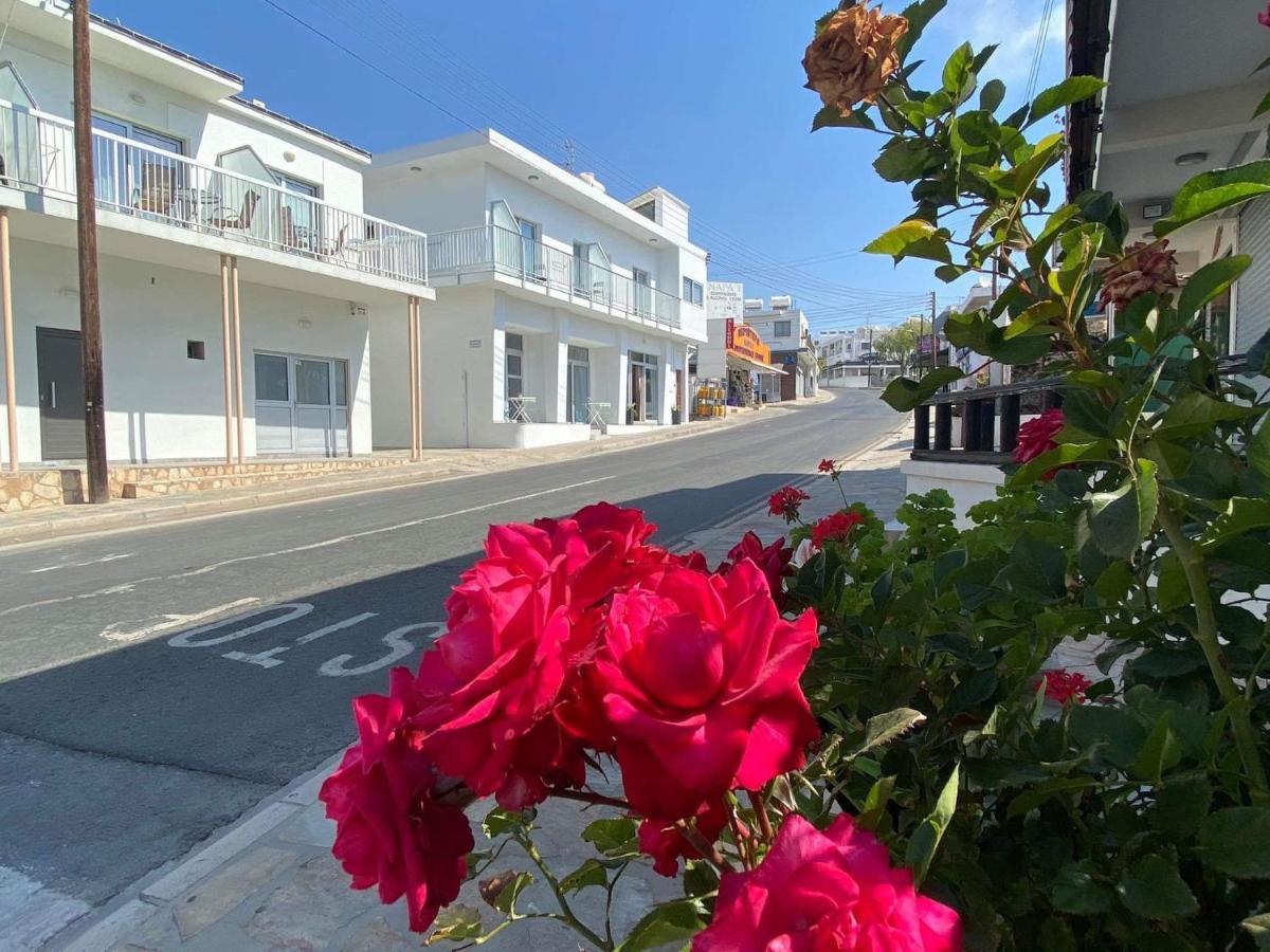 Ellenapa Apts & Apartman