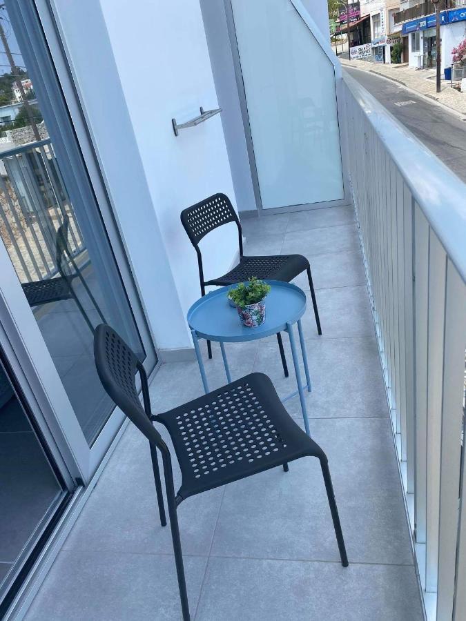 Ellenapa Apts & Apartman *